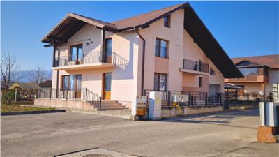 APARTAMENT IN VILA - CURTE PROPRIE 125 MP